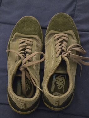 Vans Men’s Low-Top Skate Sneakers in Olive/Khaki